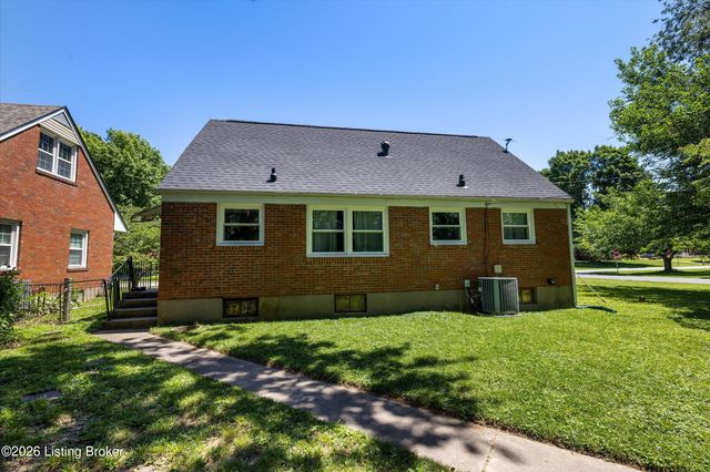 3732 Glenmeade Rd, Louisville, KY 40218