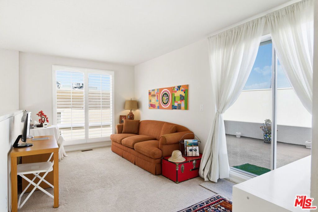 Image 14 of property listing at 1164 Wellesley Avenue 301, Los Angeles, CA 90049