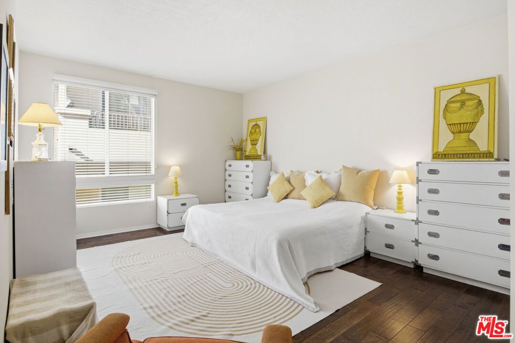 Image 17 of property listing at 1164 Wellesley Avenue 301, Los Angeles, CA 90049