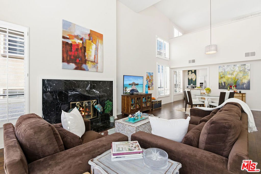 Image 6 of property listing at 1164 Wellesley Avenue 301, Los Angeles, CA 90049