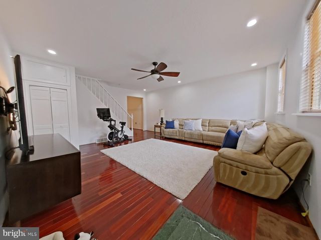 2671 ALMOND ST, Philadelphia, PA 19125