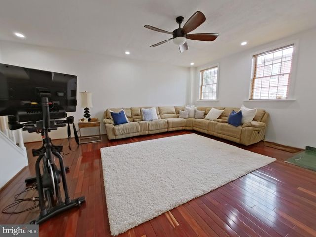 2671 ALMOND ST, Philadelphia, PA 19125