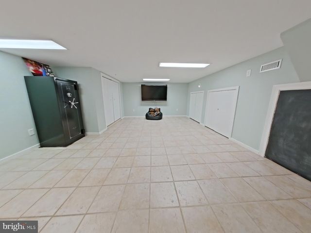 2671 ALMOND ST, Philadelphia, PA 19125