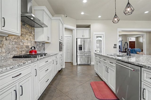 6833 S 302nd East Avenue, Broken Arrow, OK 74014