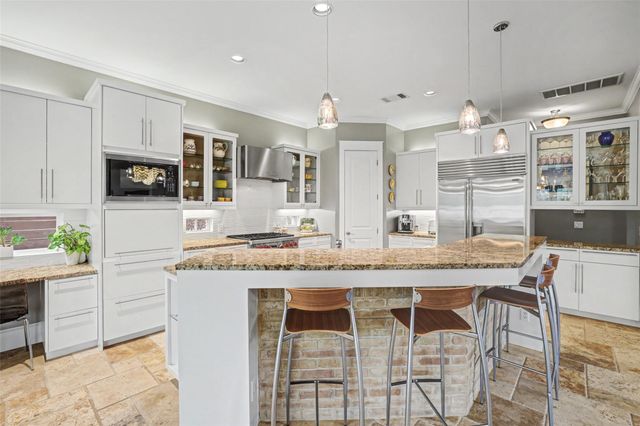 816 Stonewall Ridge LN, Austin, TX 78746