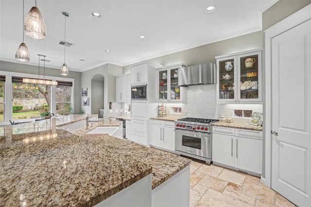 816 Stonewall Ridge LN, Austin, TX 78746