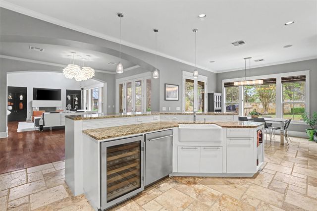 816 Stonewall Ridge LN, Austin, TX 78746