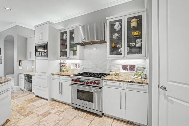 816 Stonewall Ridge LN, Austin, TX 78746