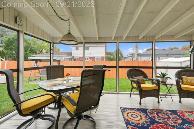 13844 Arnold Drive, Warren, MI 48088