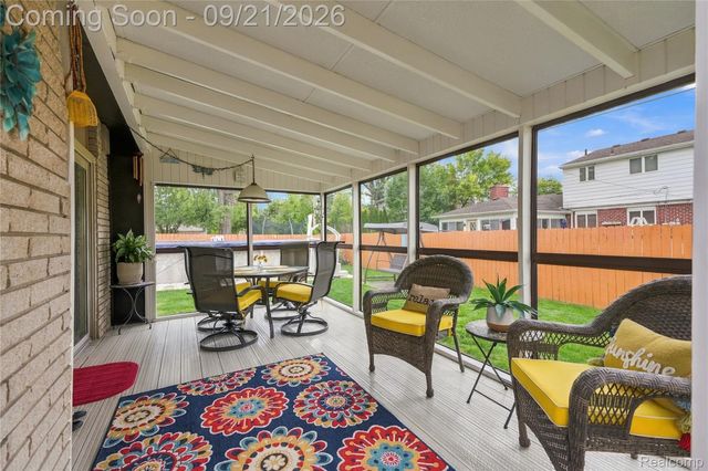 13844 Arnold Drive, Warren, MI 48088