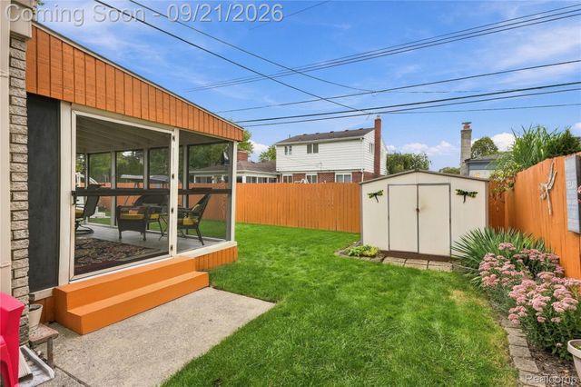 13844 Arnold Drive, Warren, MI 48088
