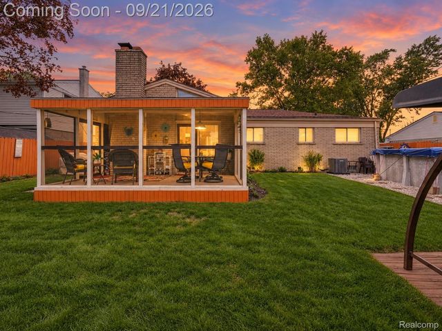 13844 Arnold Drive, Warren, MI 48088