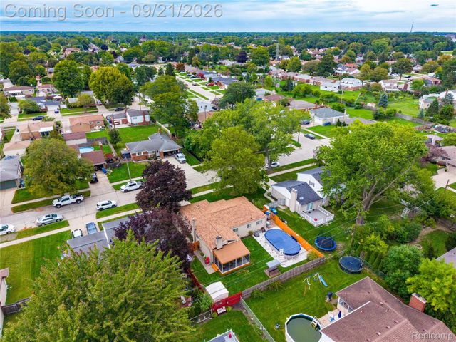 13844 Arnold Drive, Warren, MI 48088