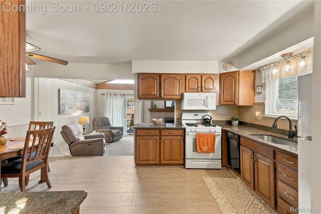 13844 Arnold Drive, Warren, MI 48088