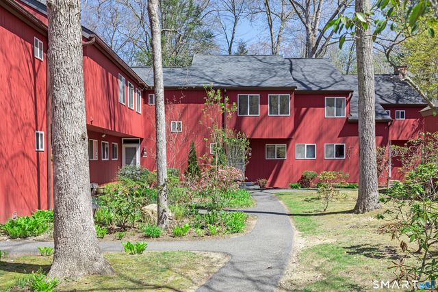 23 Lower Commons 23, Woodbury, CT 06798