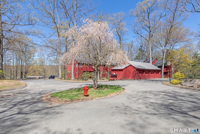 23 Lower Commons 23, Woodbury, CT 06798