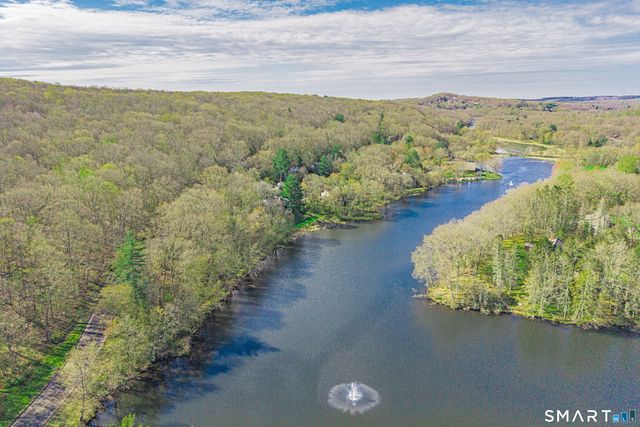 23 Lower Commons 23, Woodbury, CT 06798