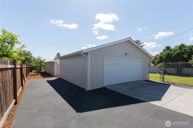 319 N Dunlap Street, Sequim, WA 98382