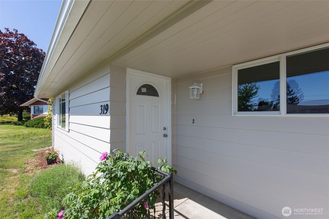 319 N Dunlap Street, Sequim, WA 98382