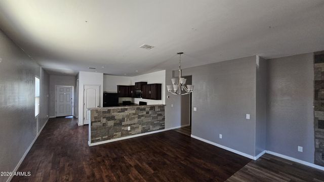 8223 W PUEBLO Avenue, Phoenix, AZ 85043