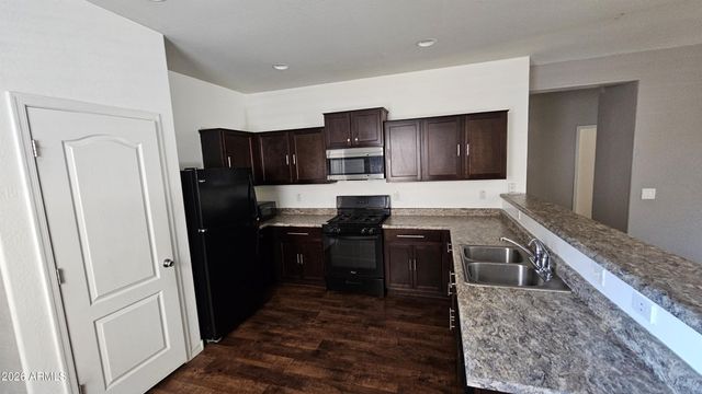 8223 W PUEBLO Avenue, Phoenix, AZ 85043