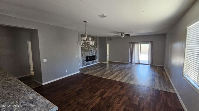 8223 W PUEBLO Avenue, Phoenix, AZ 85043