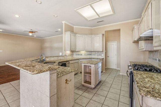 812 Alconberry Drive, Crowley, TX 76036