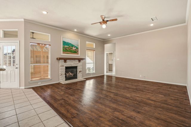 812 Alconberry Drive, Crowley, TX 76036