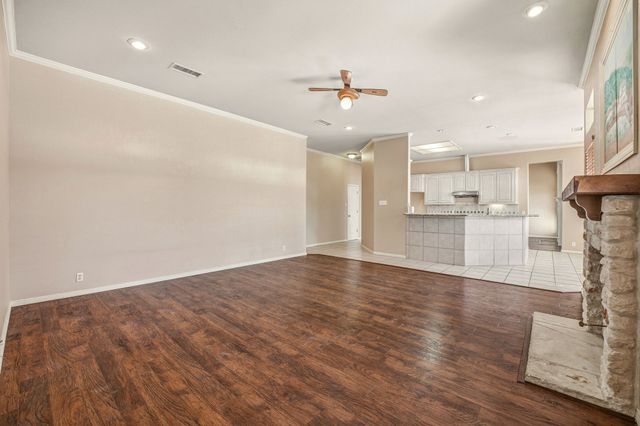 812 Alconberry Drive, Crowley, TX 76036