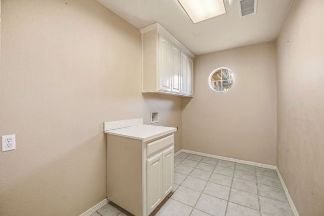 812 Alconberry Drive, Crowley, TX 76036