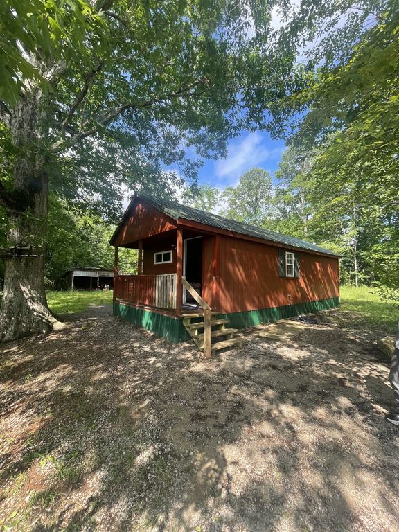 156 Schell Ln, Celina, TN 38551