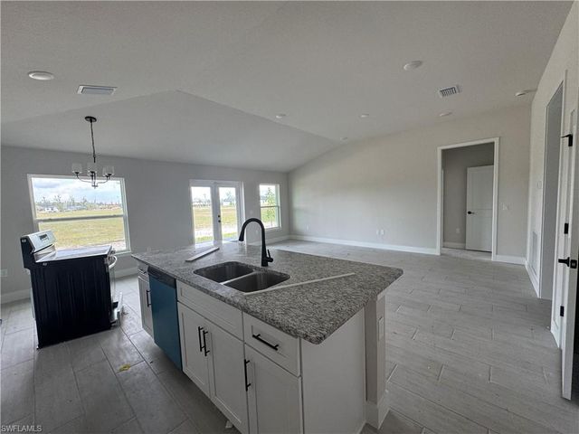 4007 NW 20th ST, Cape Coral, FL 33993