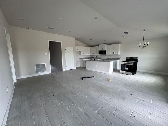 4007 NW 20th ST, Cape Coral, FL 33993