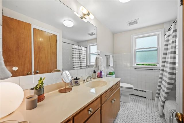 3046 Central Street, Evanston, IL 60201