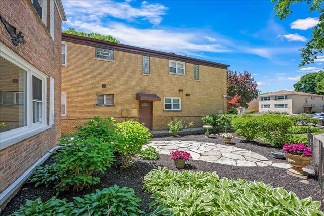 3046 Central Street, Evanston, IL 60201