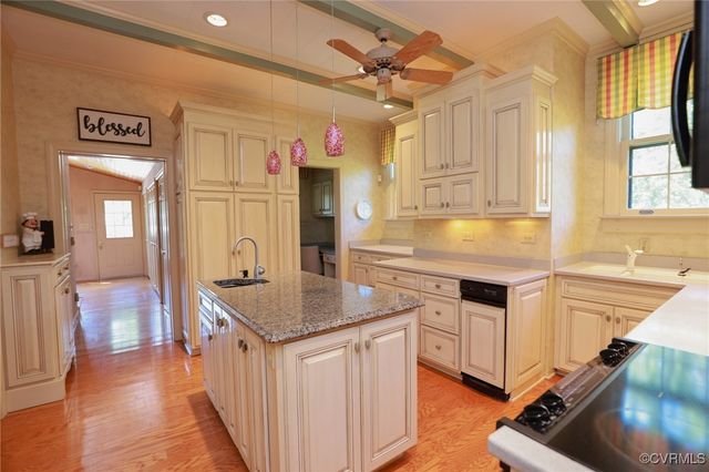 614 S Main St, Blackstone, VA 23824