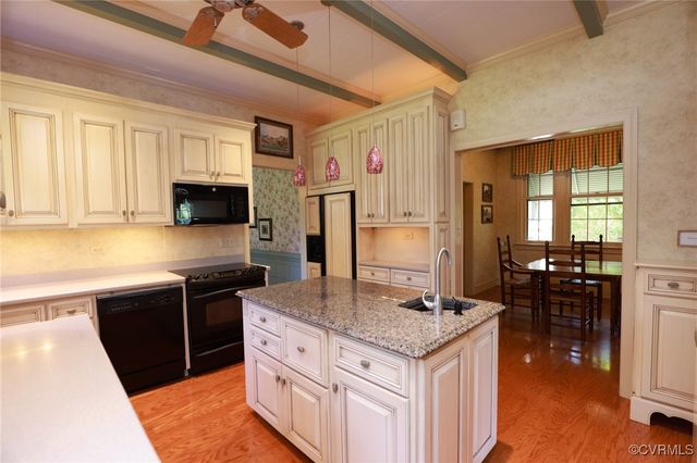 614 S Main St, Blackstone, VA 23824