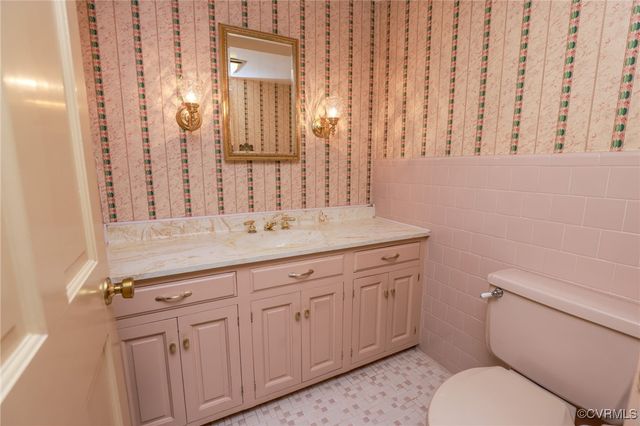 614 S Main St, Blackstone, VA 23824