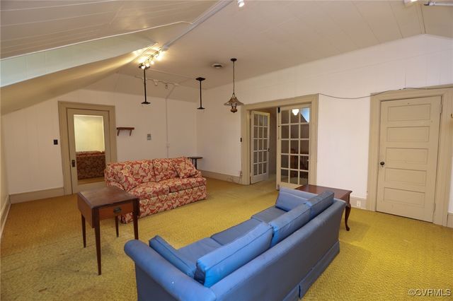 614 S Main St, Blackstone, VA 23824
