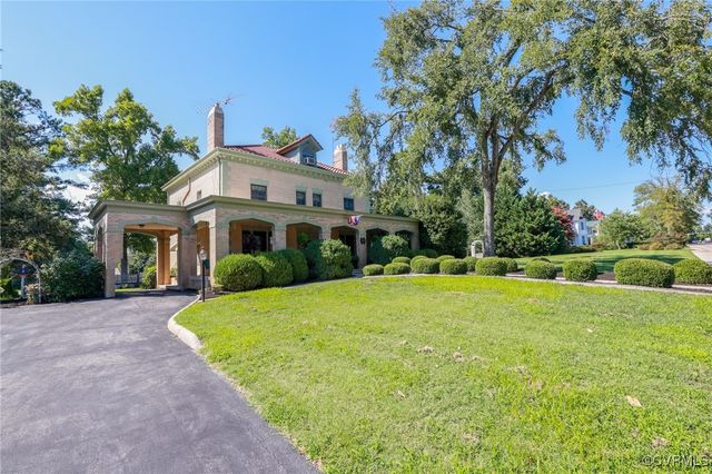 614 S Main St, Blackstone, VA 23824