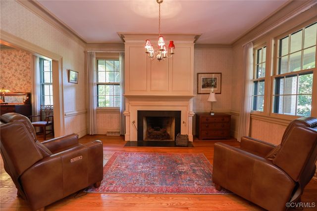 614 S Main St, Blackstone, VA 23824