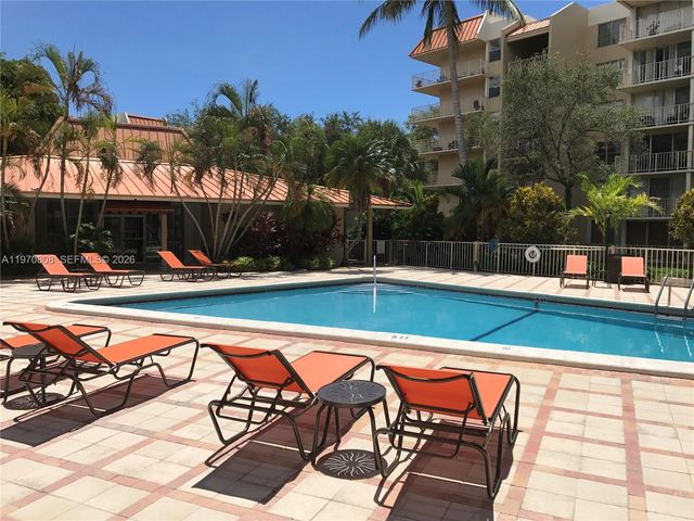 13120 SW 92nd Ave B-120, Miami, FL 33176