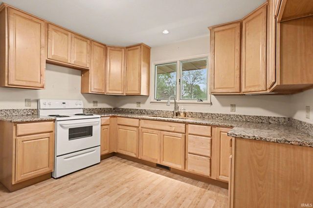 53050 Crestview Drive, South Bend, IN 46635