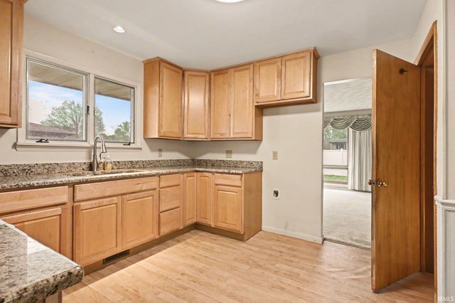 53050 Crestview Drive, South Bend, IN 46635