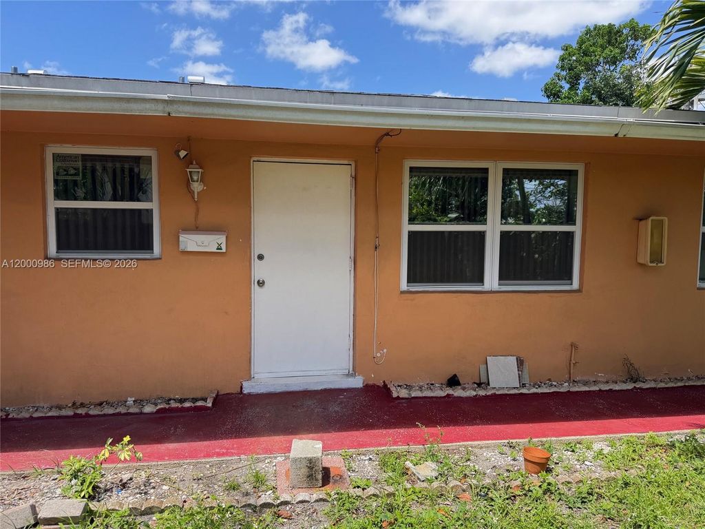 5211 NW 16th St B, Lauderhill, FL 33313