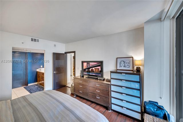 520 Brickell Key Dr A1012, Miami, FL 33131
