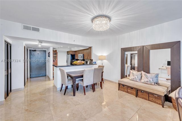 520 Brickell Key Dr A1012, Miami, FL 33131