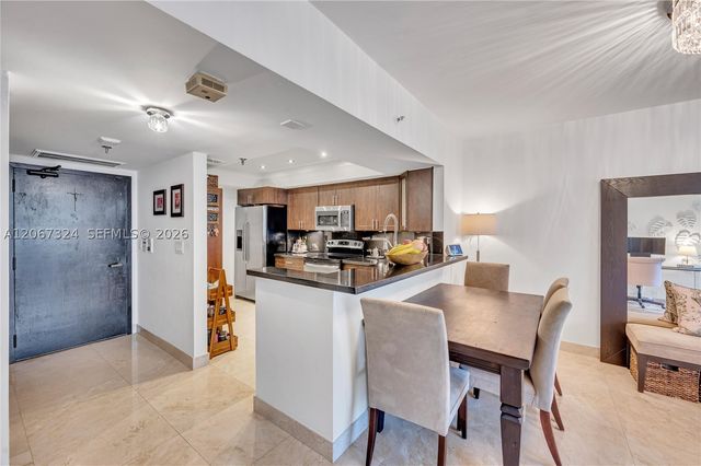 520 Brickell Key Dr A1012, Miami, FL 33131