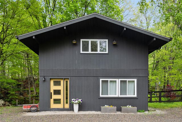 5 S Bedford Road, Pound Ridge, NY 10576