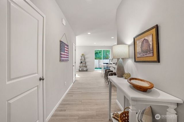 1332 60th Avenue NE, Tacoma, WA 98422